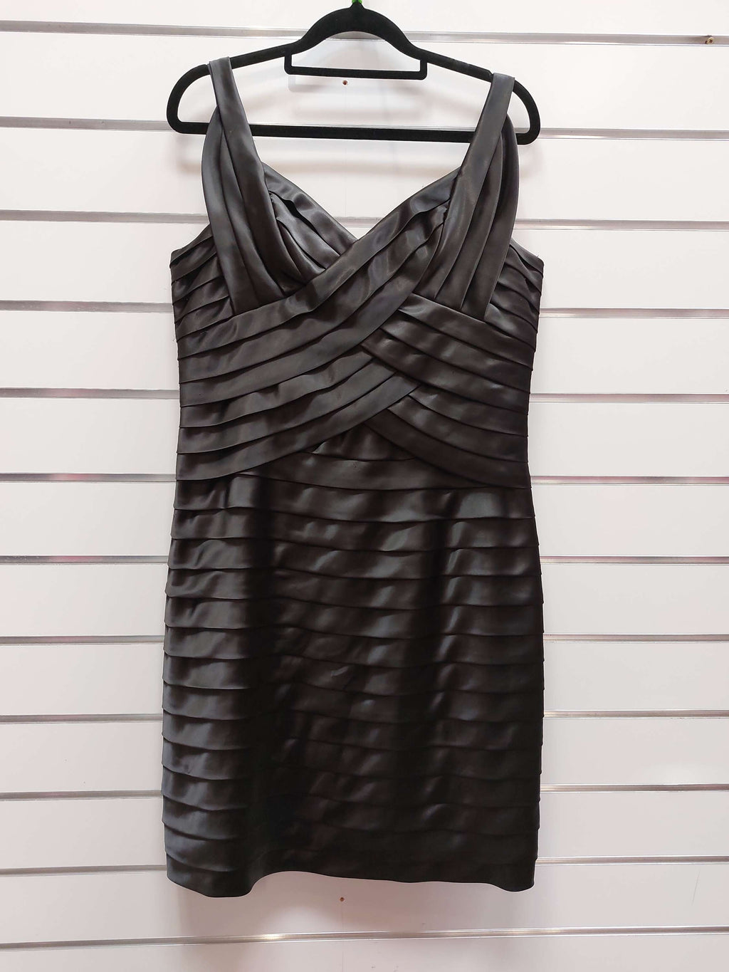 Jacqui E Pleated Dress - 12/18 image 0