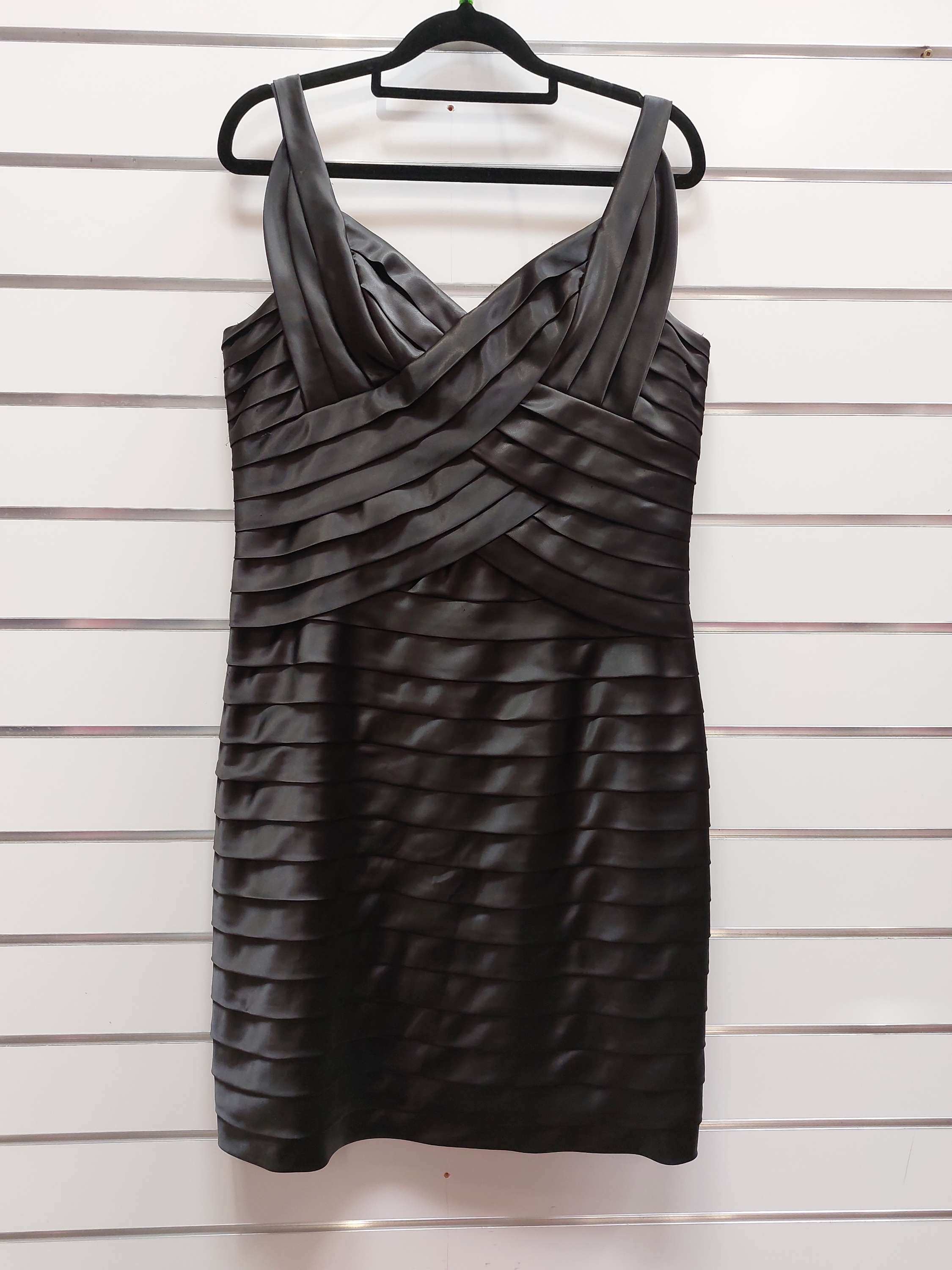 Jacqui E Pleated Dress - 12/18 image 0
