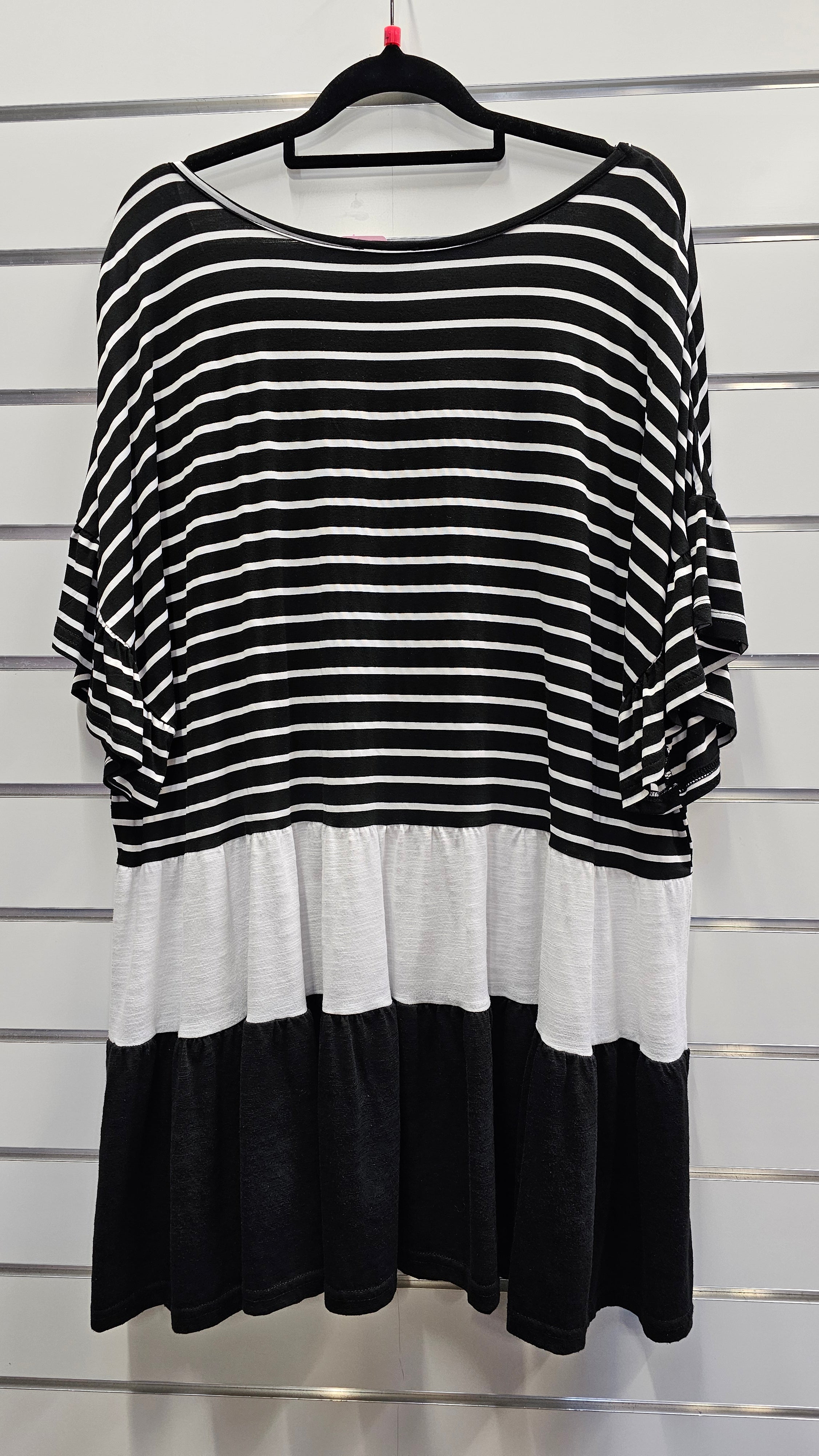 K+K Black And White Tunic - L image 1