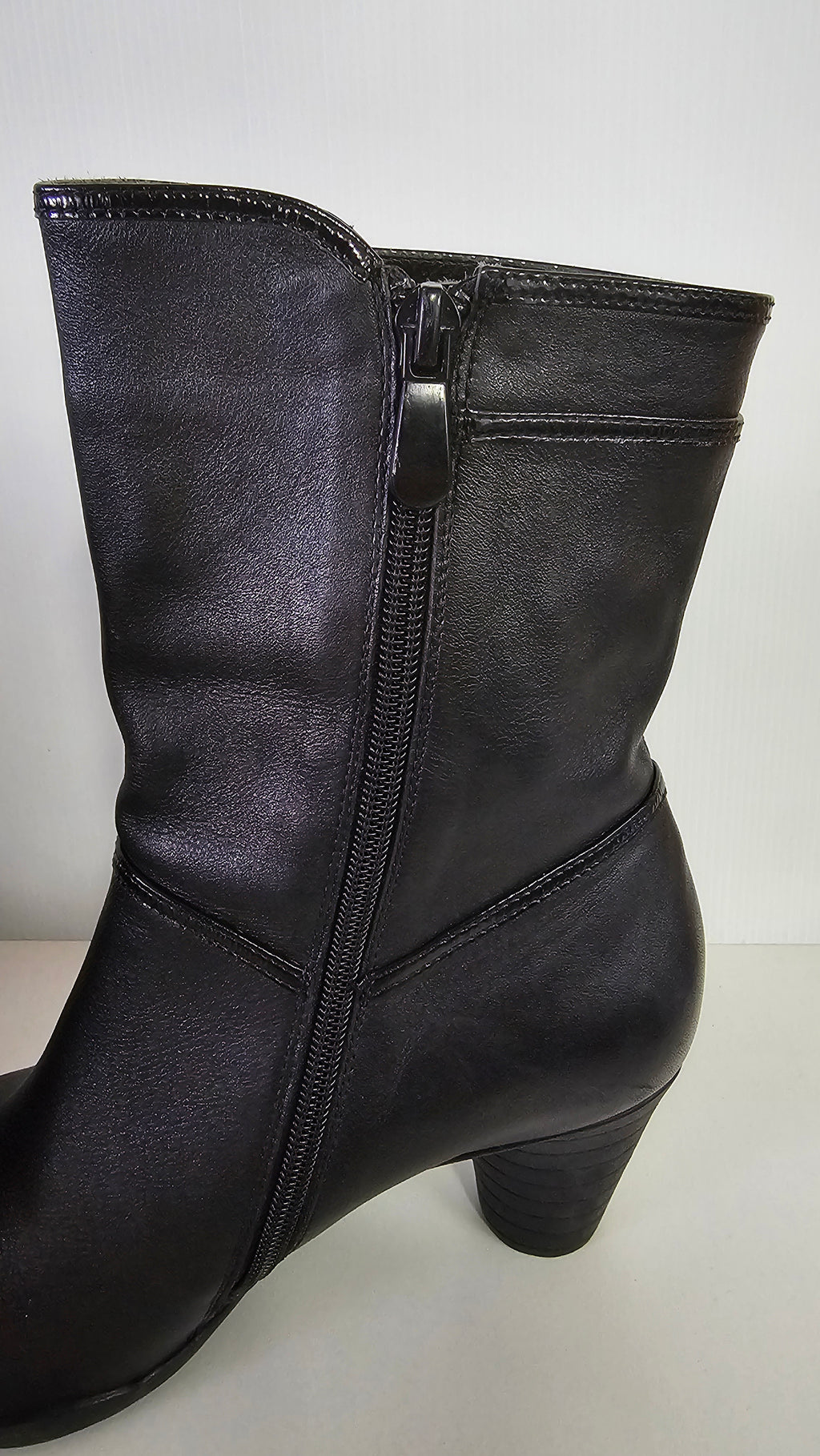 Magnini Black Ankle Boots - 37 image 3