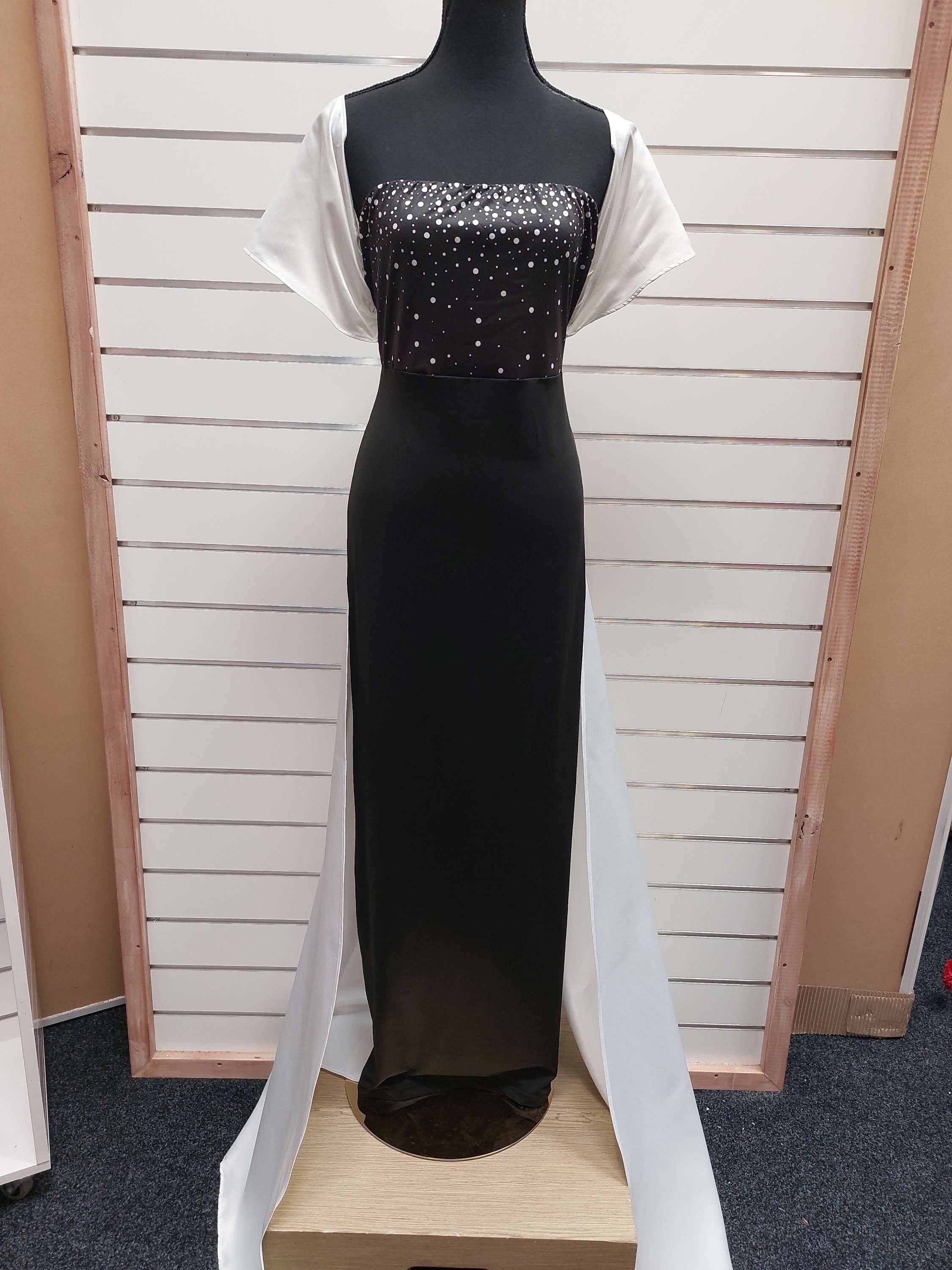 Black & White Dress - L image 0