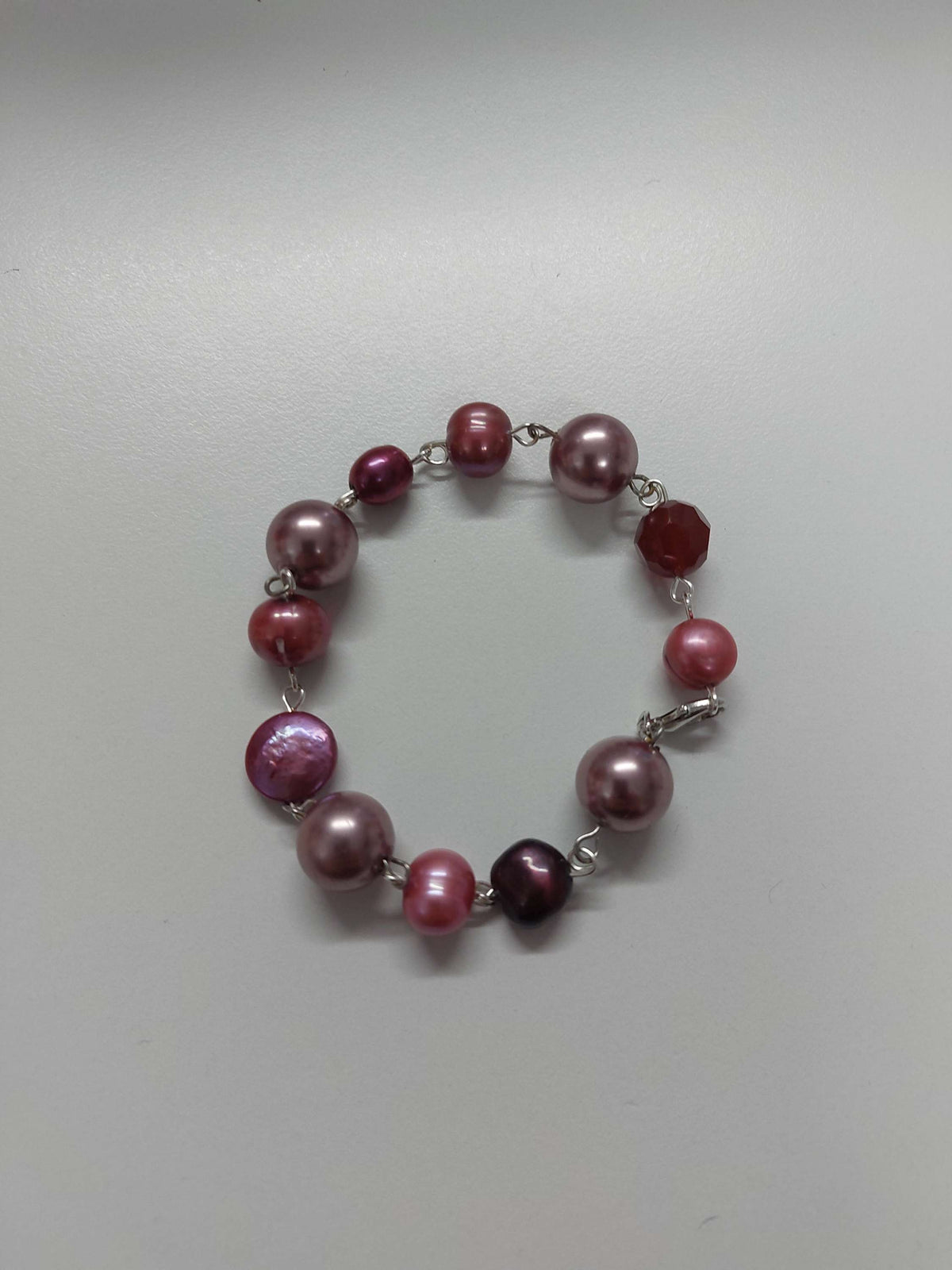 Pink/Red Beaded Bracelet - 18cm image 0