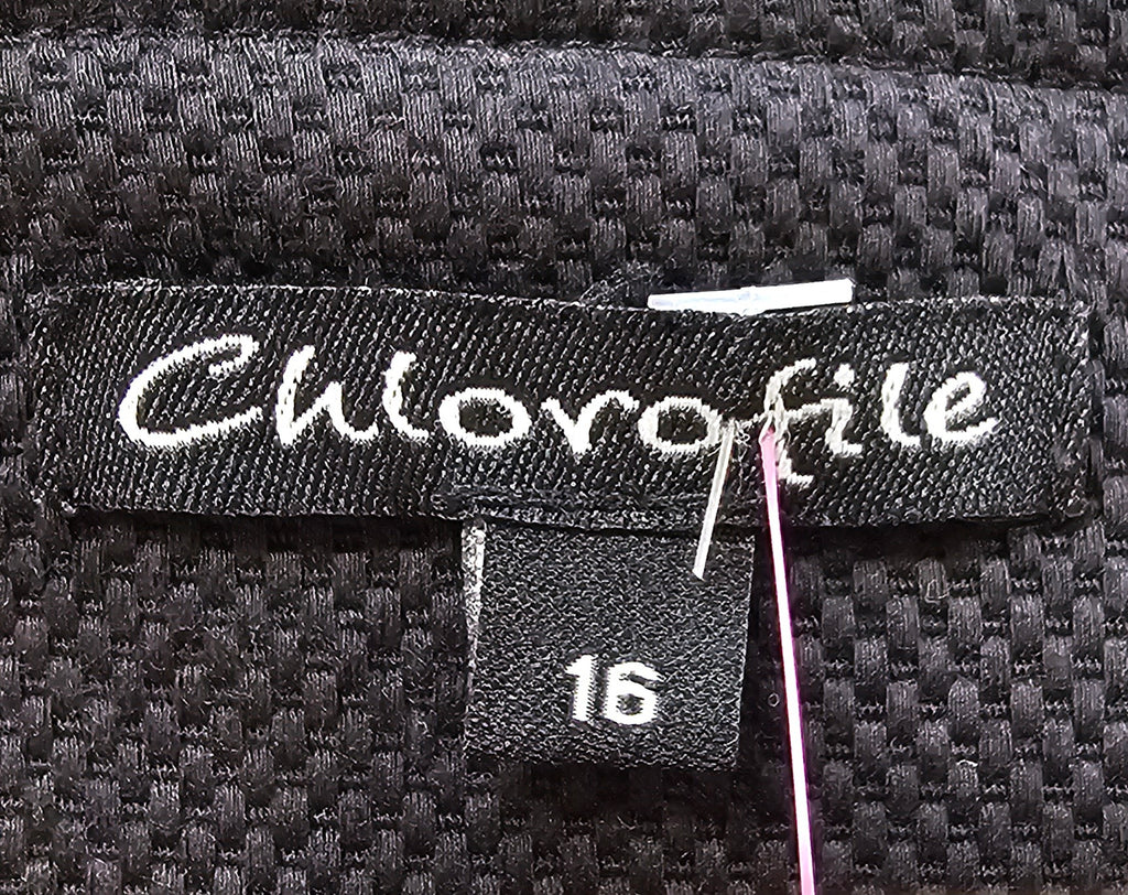 Chlorofile Black Cotton Blend Short Suit - 16 image 3
