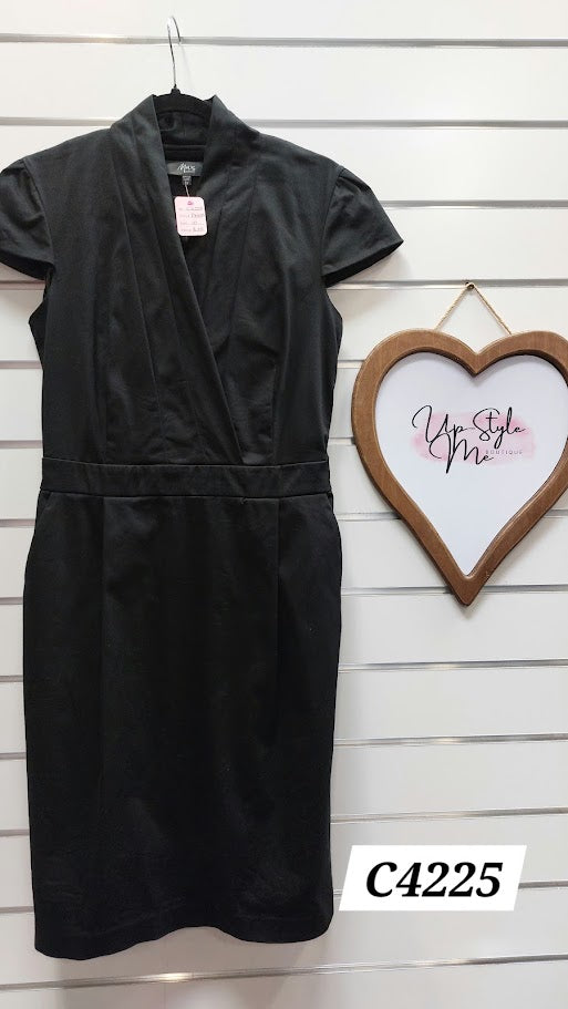 Max Black Cup Sleeve Dress - 10