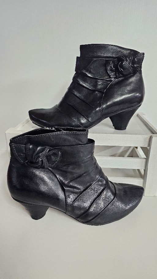 Clarks Black Ankle Boot - 7