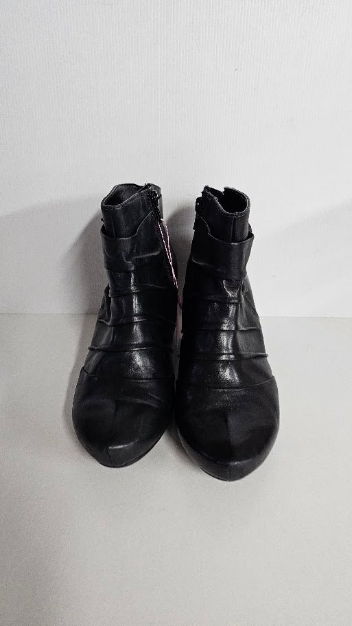 Clarks Black Ankle Boot - 7