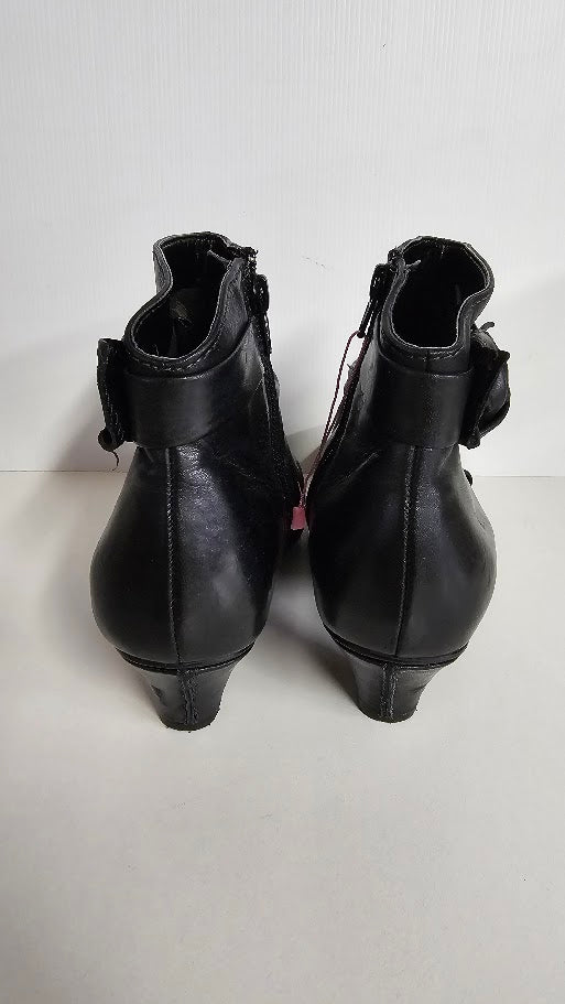 Clarks Black Ankle Boot - 7