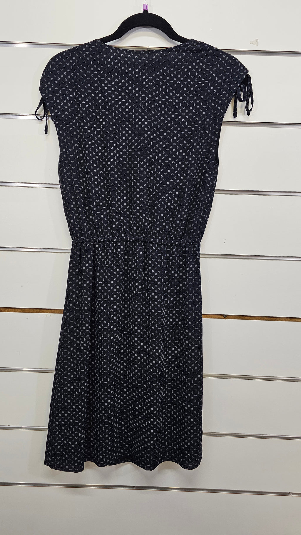 Max, Black/White, Sleeveless Crossover Midi Dress with Drawstring Shoulder – 6