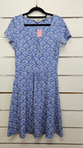 Country to Coast, Blue/White Floral, Round Neck Short Sleeve Midi Dress – 10