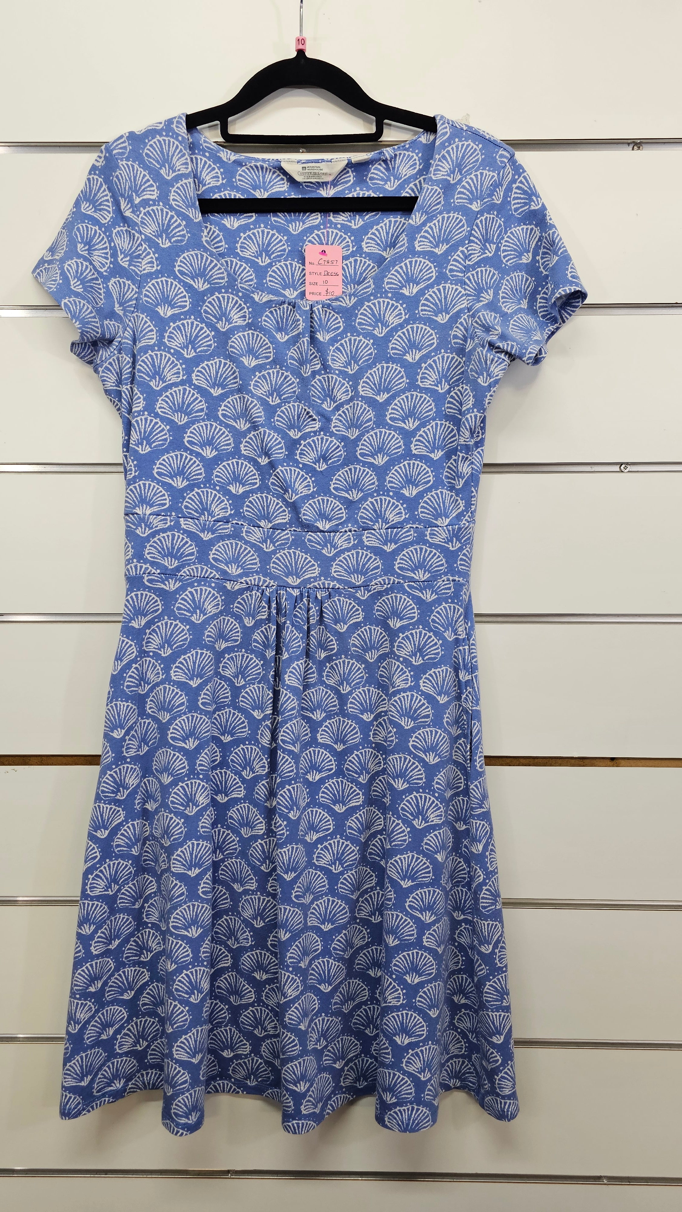 Country to Coast, Blue/White Floral, Round Neck Short Sleeve Midi Dress – 10