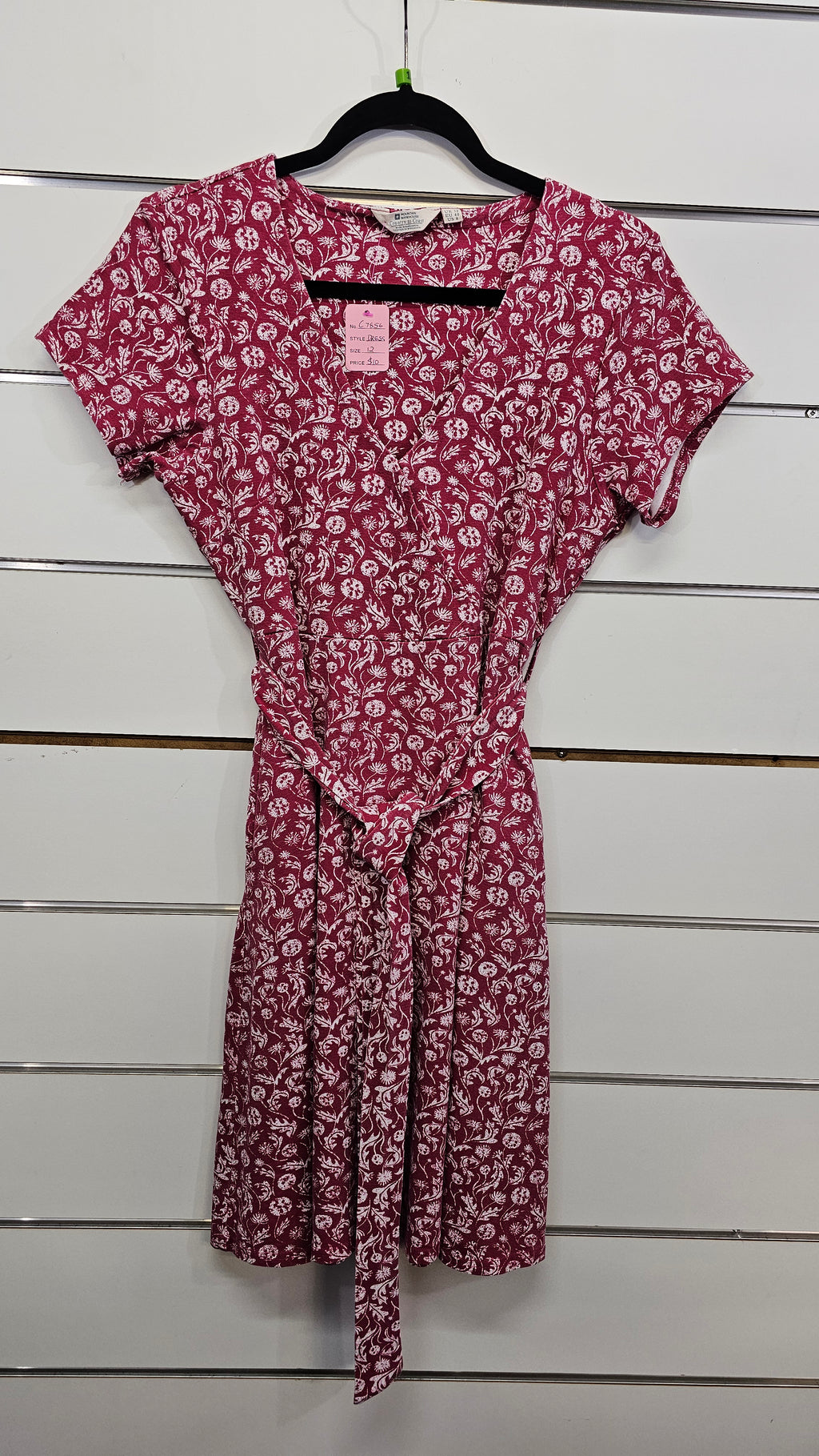 Country to Coast, Plum/White Floral, V-Neck Wrap Dress with Waist Tie & Short Sleeves – 12