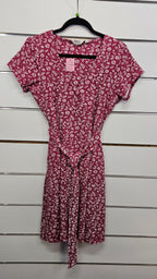 Country to Coast, Plum/White Floral, V-Neck Wrap Dress with Waist Tie & Short Sleeves – 12