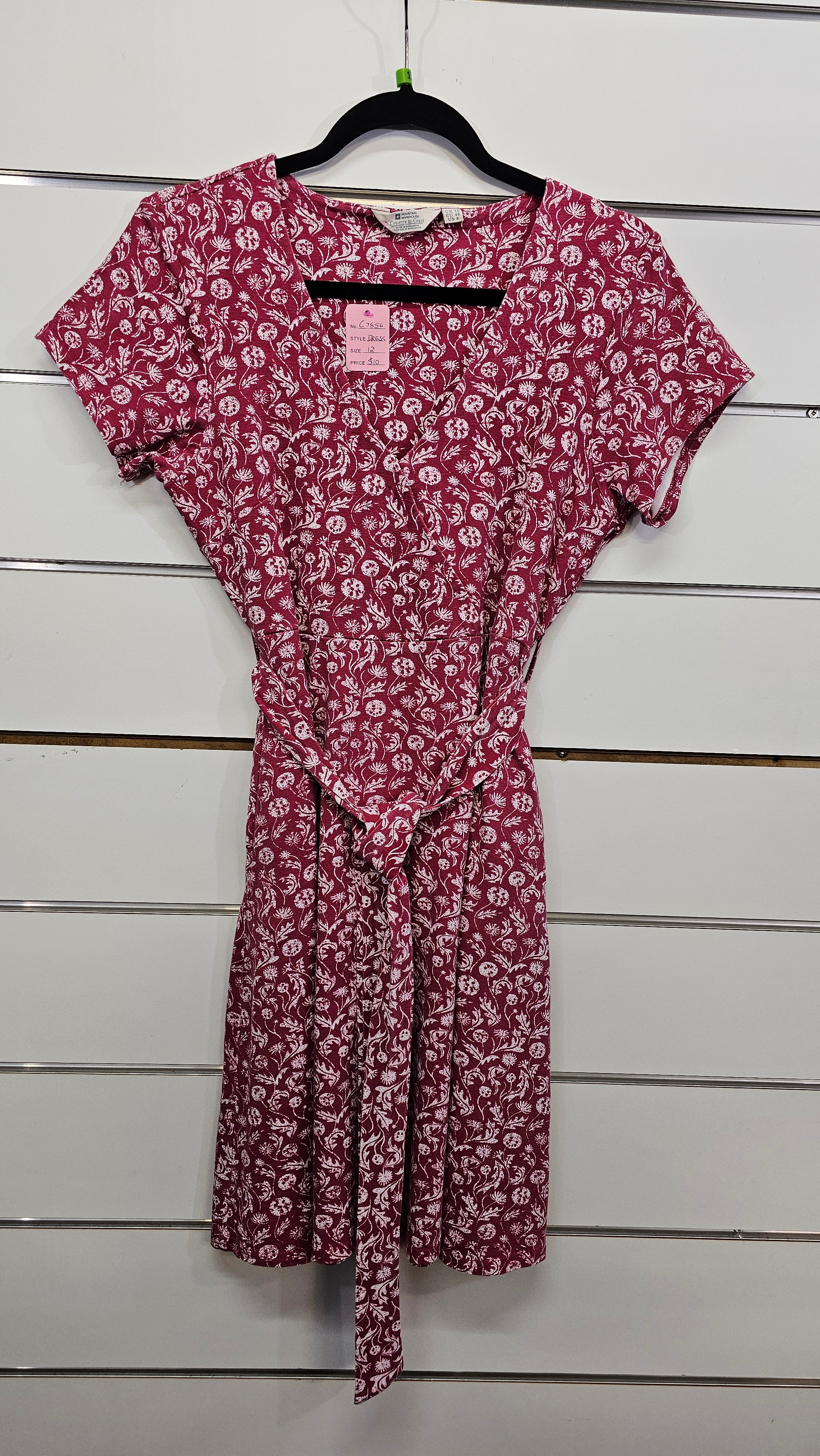 Country to Coast, Plum/White Floral, V-Neck Wrap Dress with Waist Tie & Short Sleeves – 12