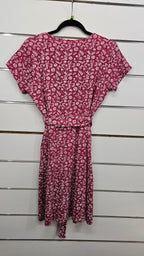 Country to Coast, Plum/White Floral, V-Neck Wrap Dress with Waist Tie & Short Sleeves – 12