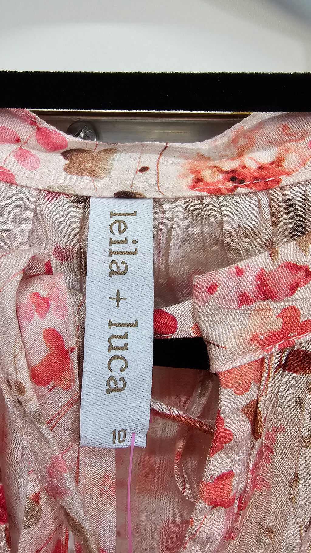 Leila-Luca, Peach Floral, Short Sleeve Floral Top with Neck Tie & Puff Sleeves – 10