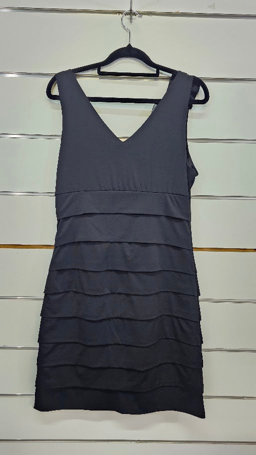Teaberry Black Short V Neck Dress -10