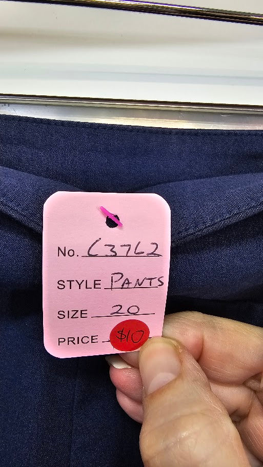 City Collection Navy 3/4 Pants - 20