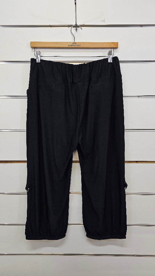 Merric Black 3/4 Leggings - 16
