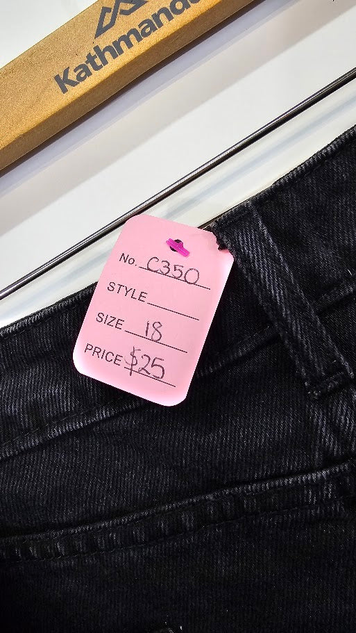 Boohoo Black Denim Shorts - 18