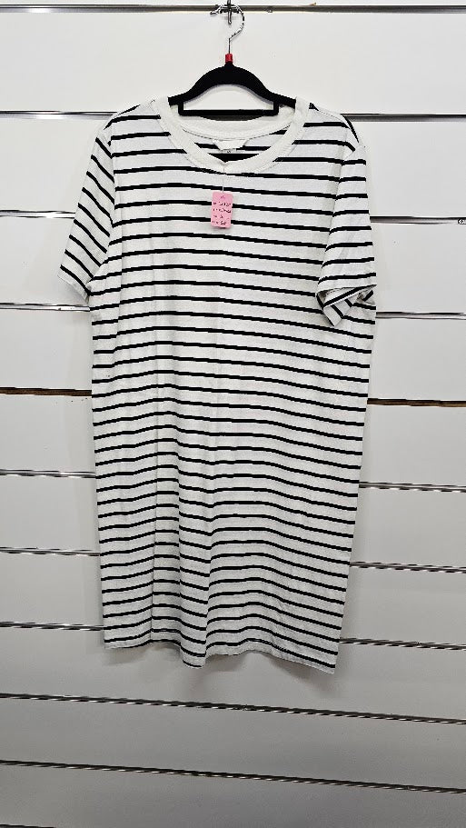 H&M Black/White Dress - L