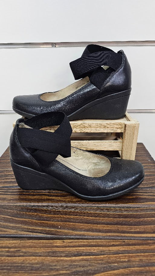 Nu by Neo Black Wedge Heel Closed Toe Shoe - 36