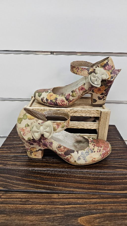 Django & Juliette Cream Floral Block Heel Shoe - 36