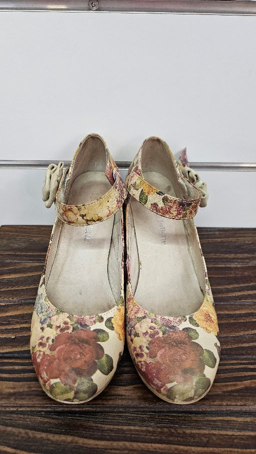 Django & Juliette Cream Floral Block Heel Shoe - 36