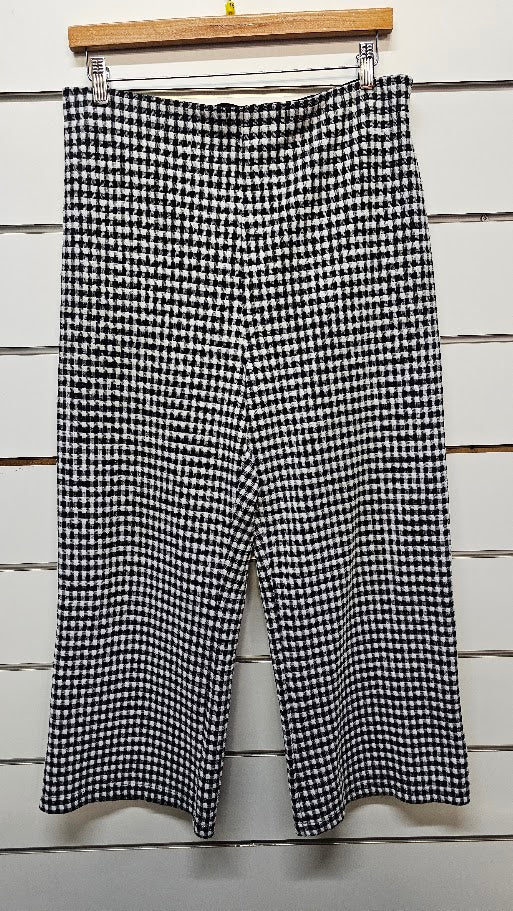 Glassons B/W Wide Leg Pants - 16
