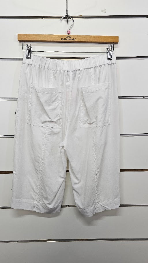 Line 7 White Knee Length Shorts - 10