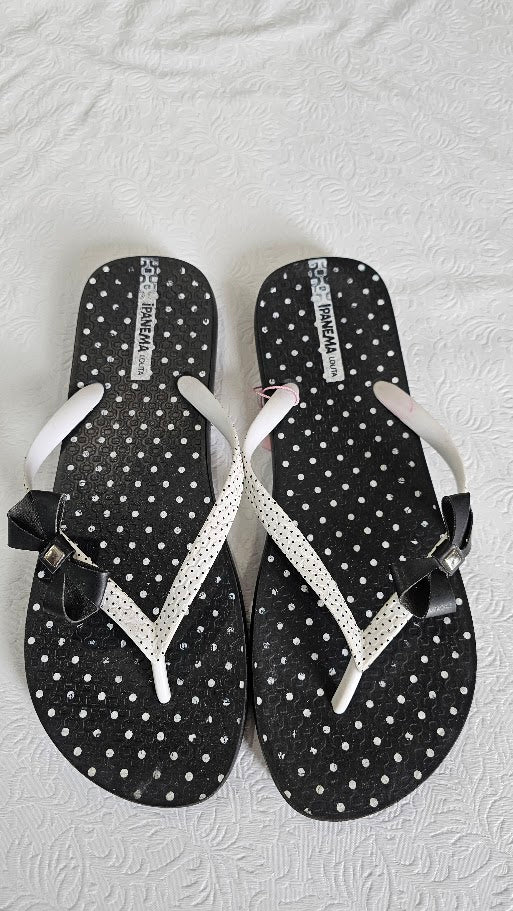 Ipanema White/Black Sandals - 40