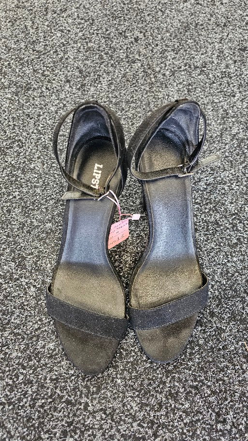 Lipstick Black Wooden Heel - 9