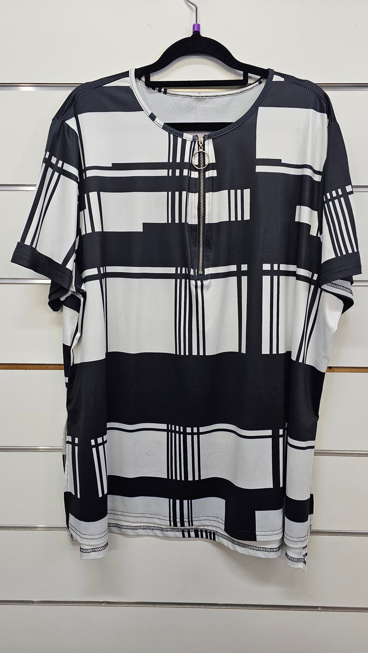 Black/White Half Zip Blouse - 3XL