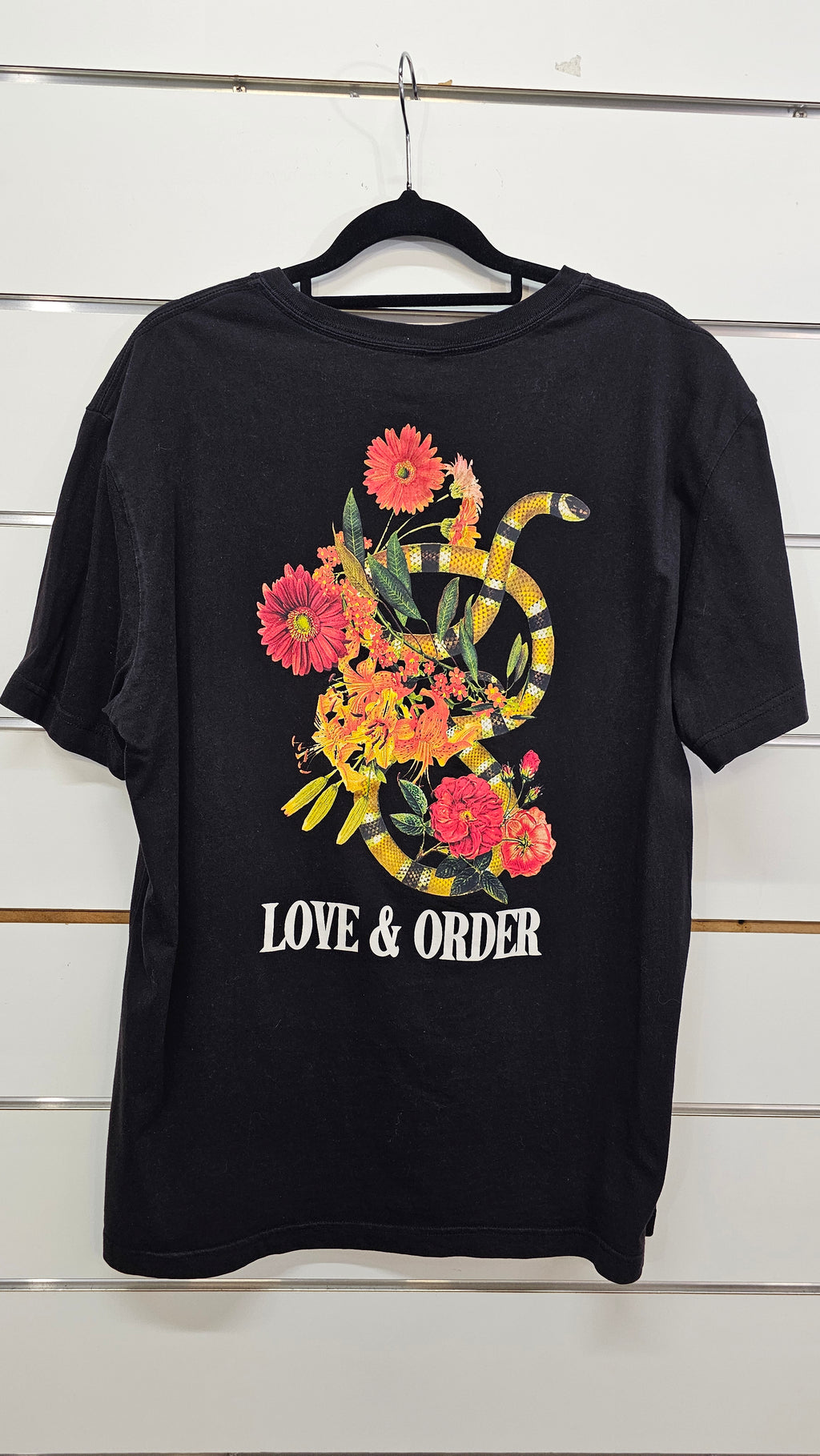 Black Divide graphic T-shirt -L
