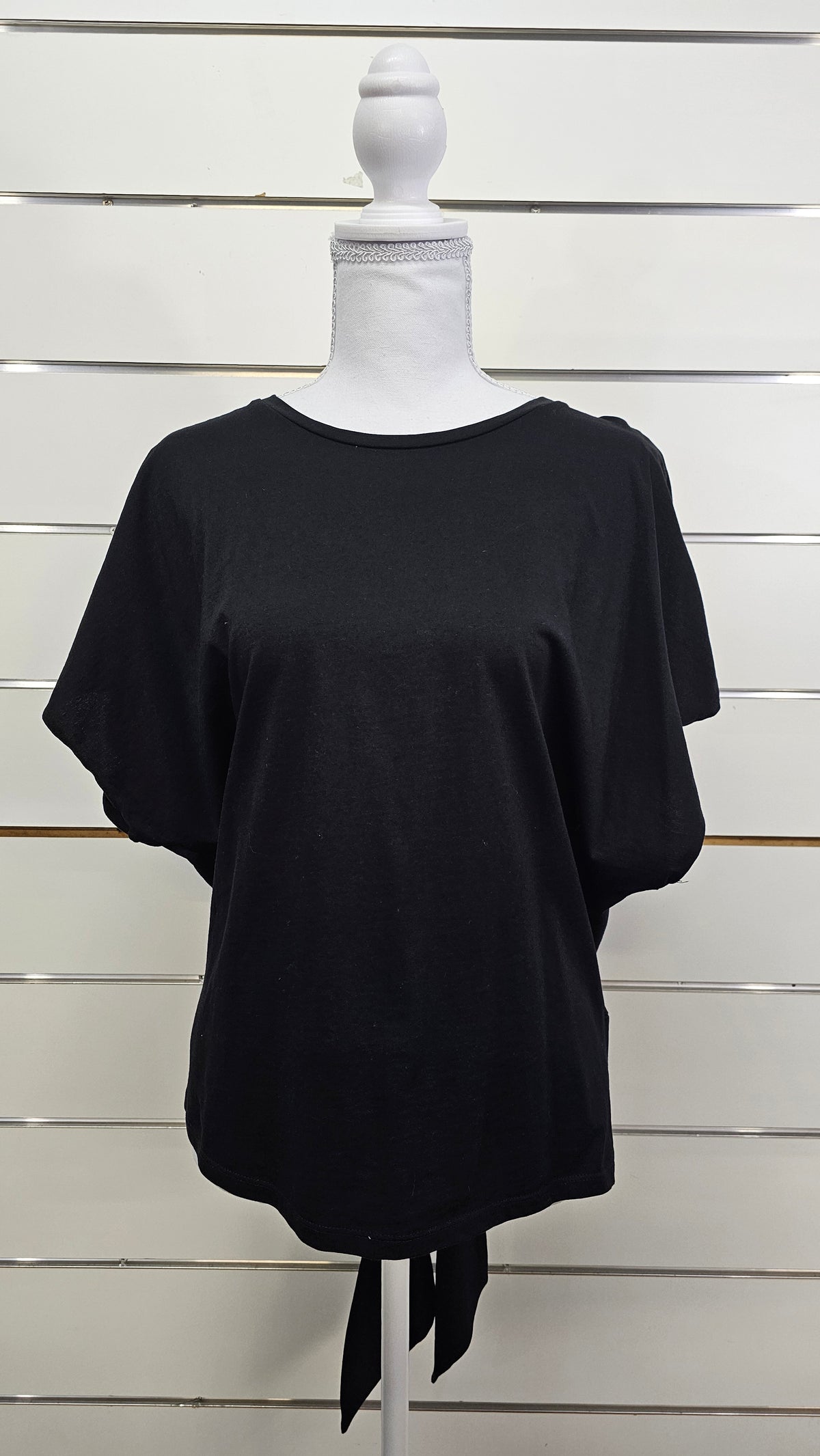 Country Road Black Open-Back T-Shirt with Tie Detail - M