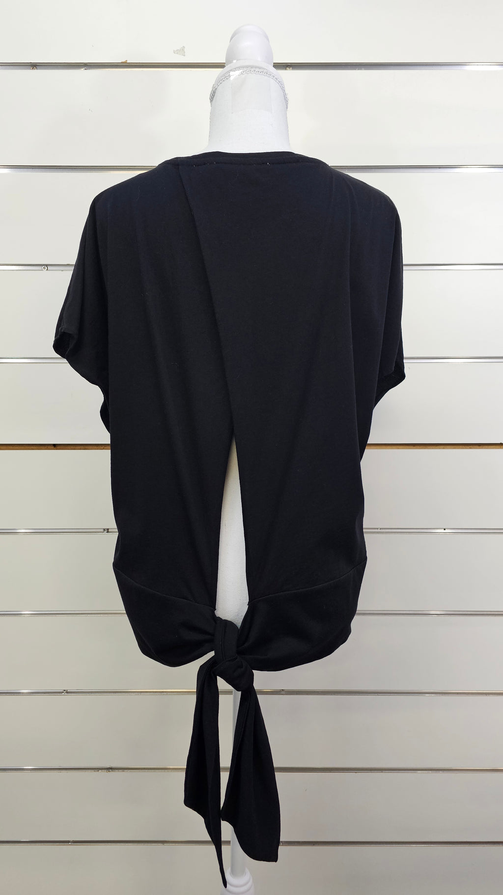 Country Road Black Open-Back T-Shirt with Tie Detail - M