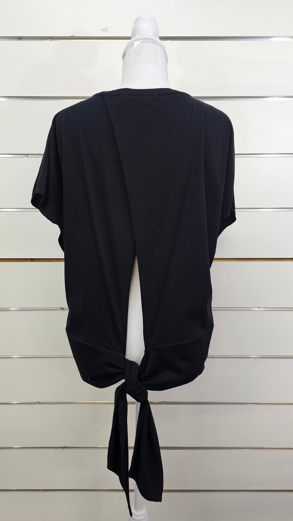 Country Road Black Open-Back T-Shirt with Tie Detail - M