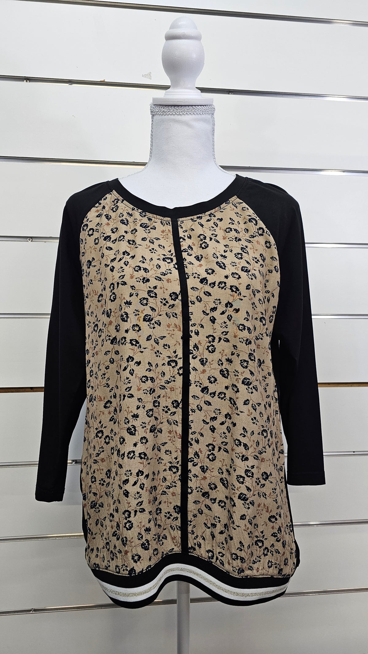 Seduce Black Floral-Panel T-Shirt with Ribbed Hem - 12