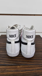 Nike White Sneaker Boots with Black Logo - 38.5
