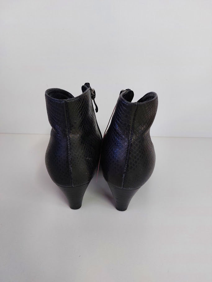 Klouds Black Pleather Ankle Boots - 40 image 1