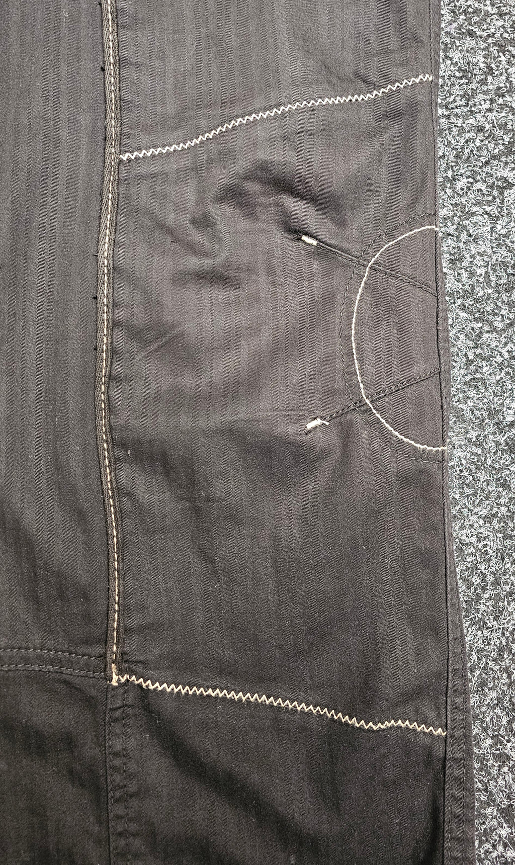 Verge 3/4 Black Pants With Beige Stitching - 18 image 2