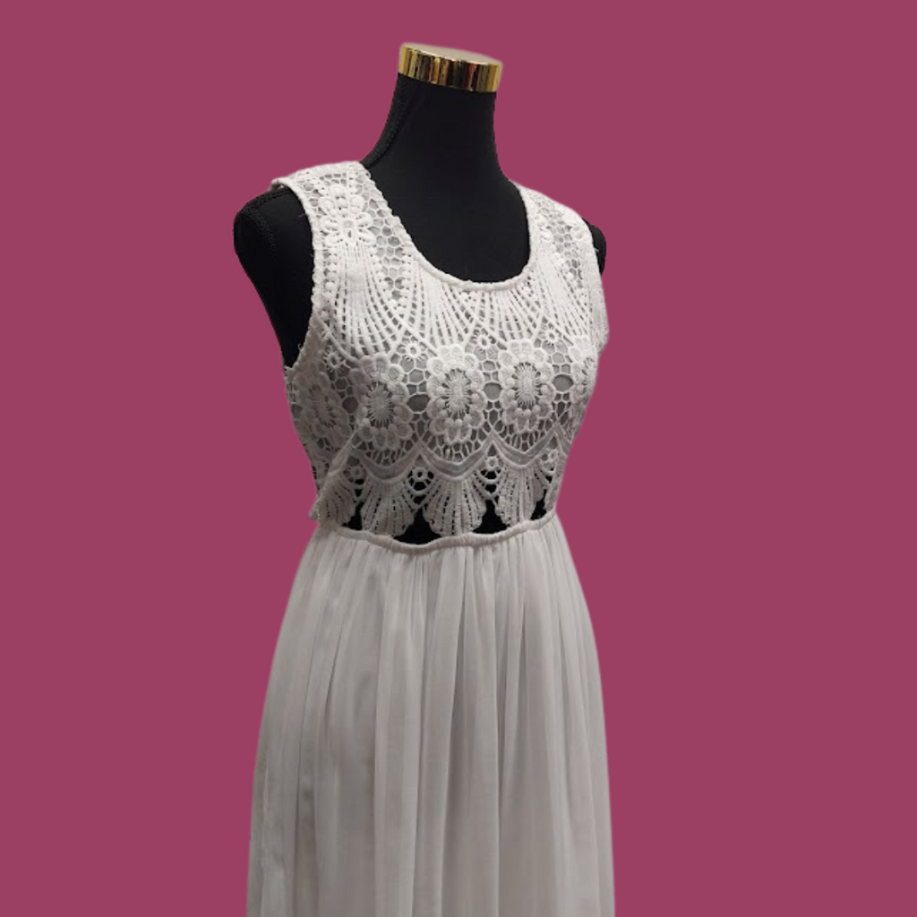 White Dress with Lace Bodice - 12 image 0
