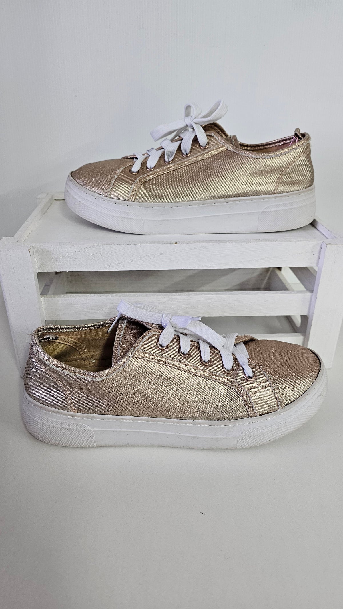 Gold Sneakers - 7 image 0
