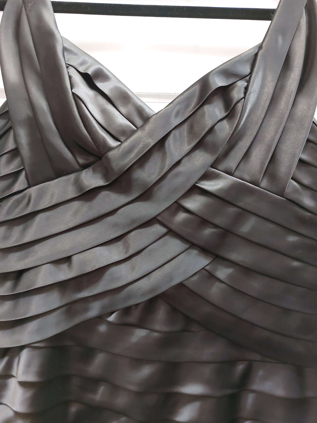 Jacqui E Pleated Dress - 12/18 image 1
