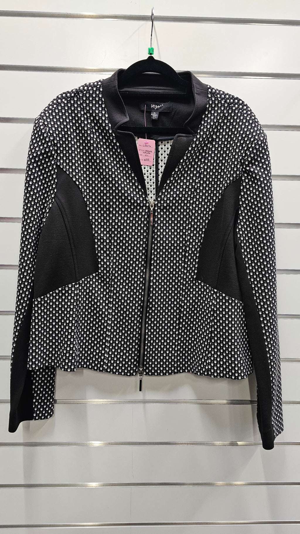Verge Black And White Jacket - XL image 0