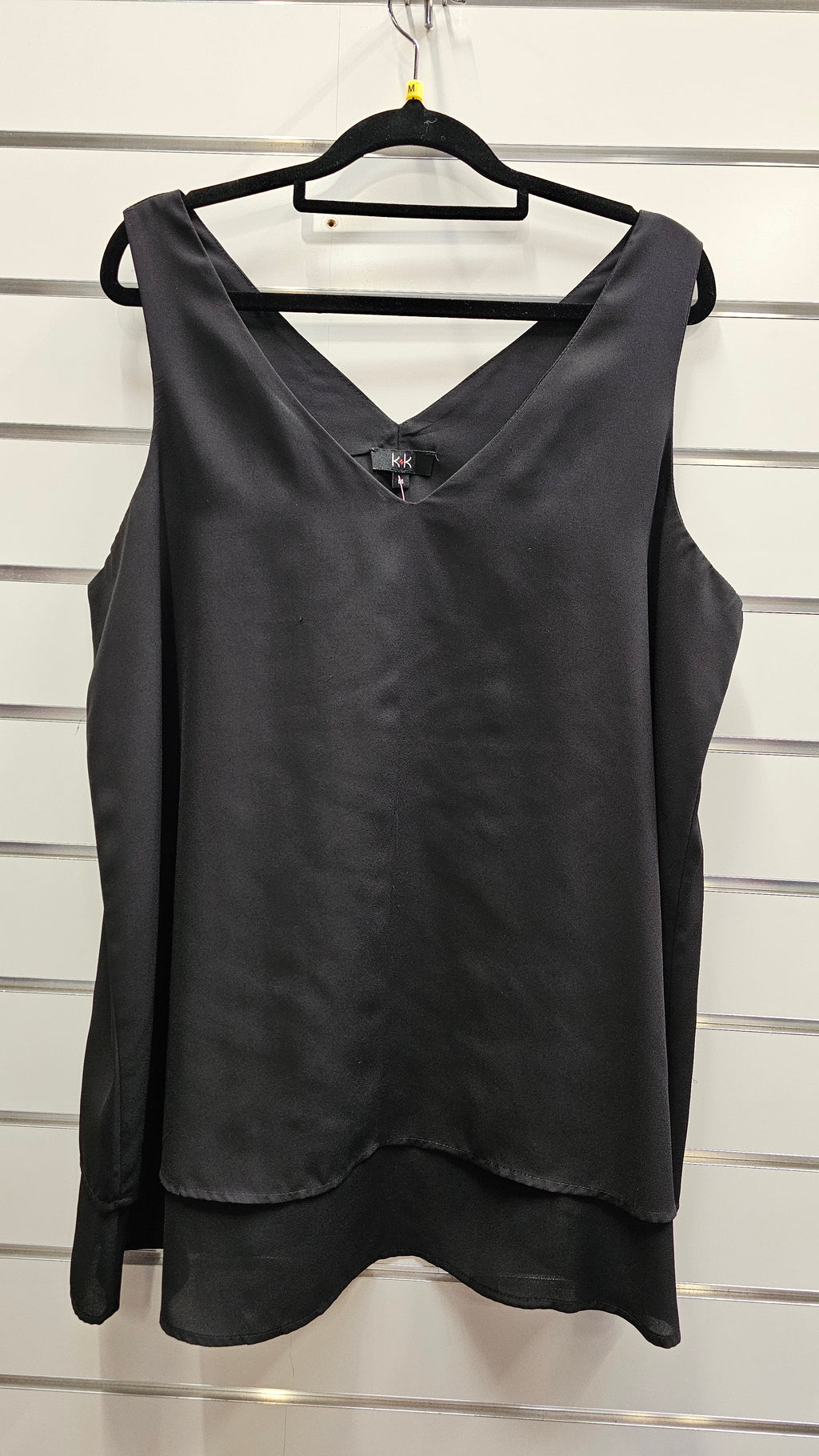 Black, no sleeve tunic. K+K size M image 0