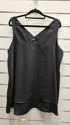 Black, no sleeve tunic. K+K size M image 0