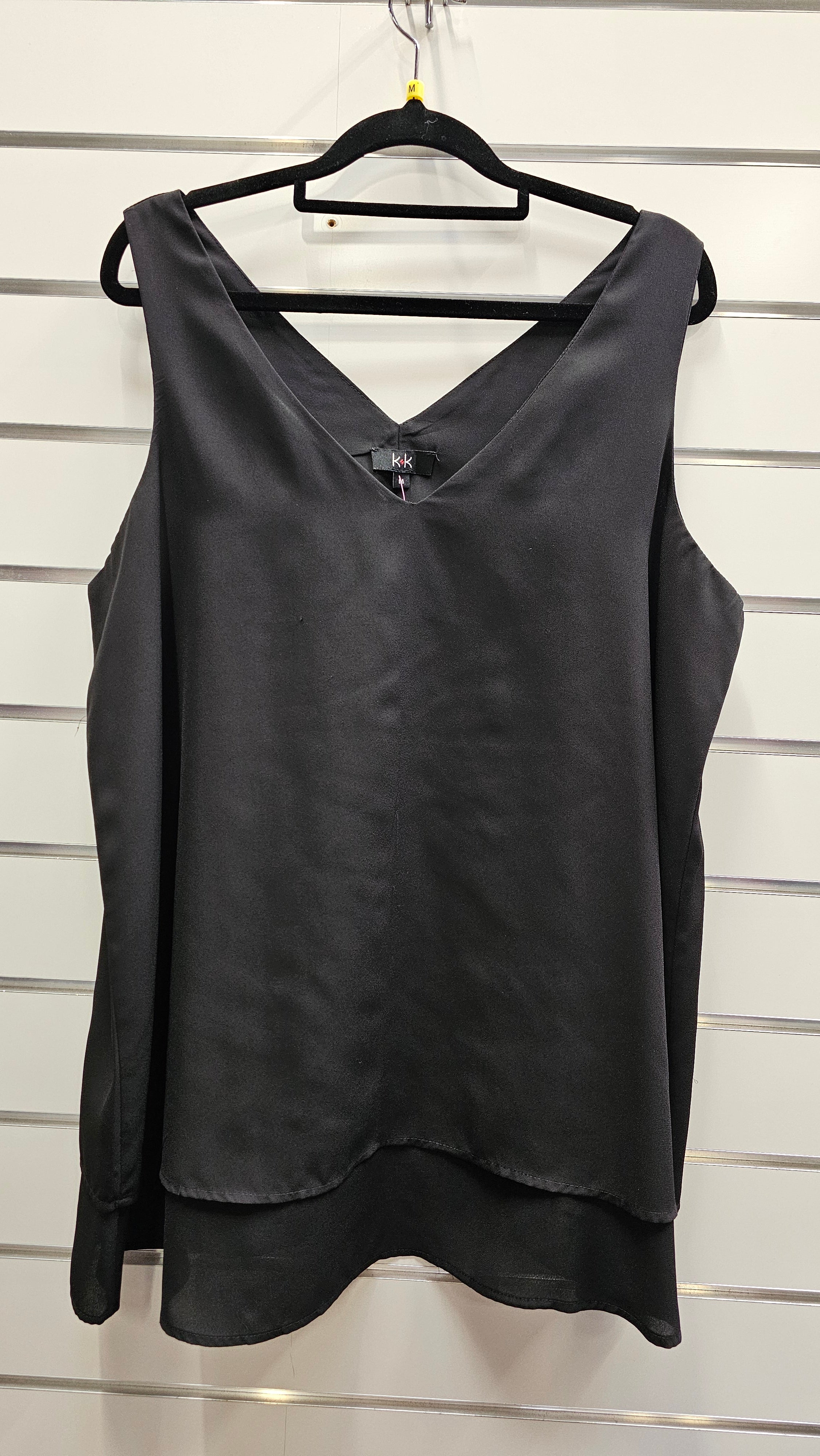 Black, no sleeve tunic. K+K size M image 0