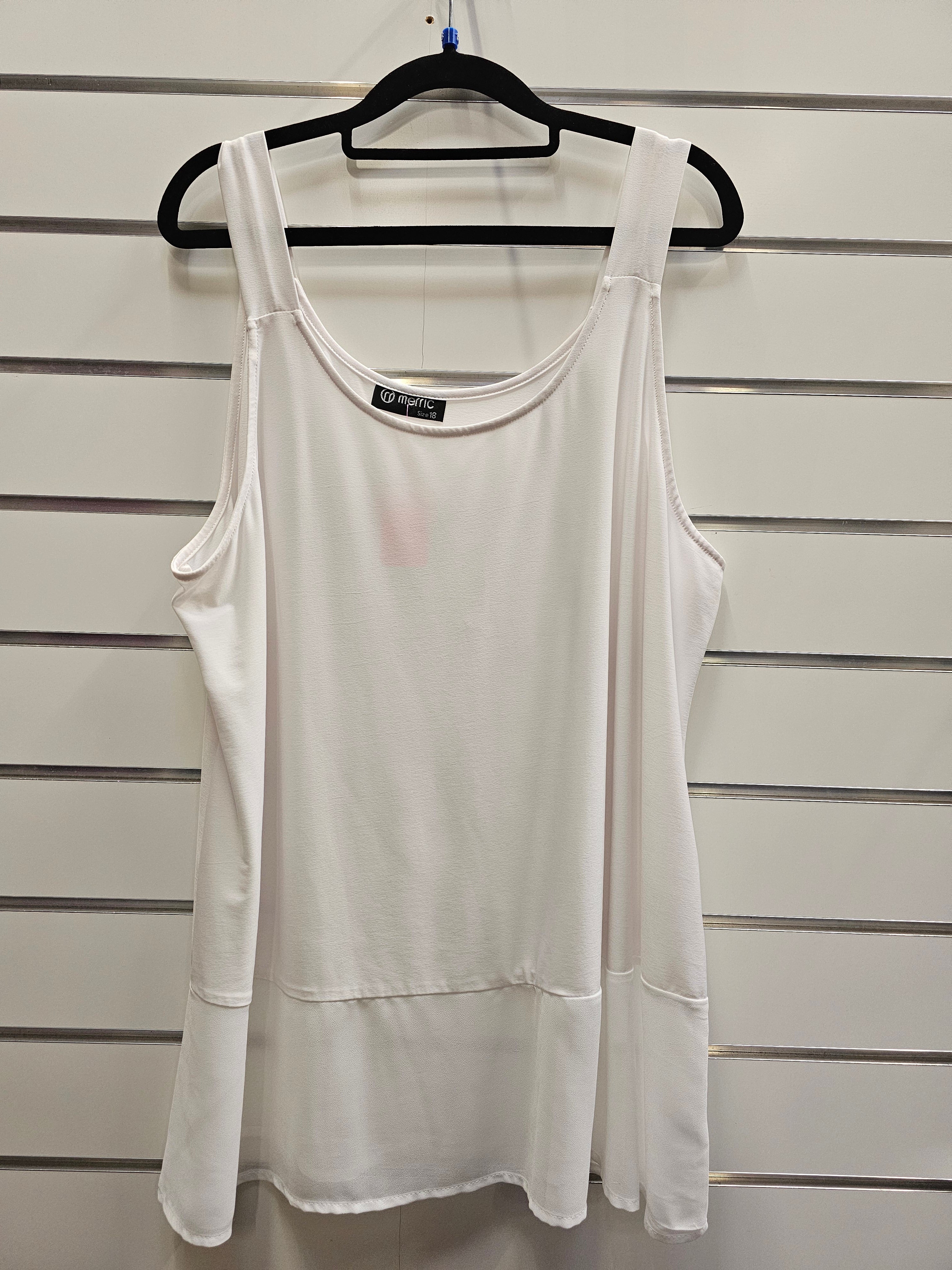 Merric singlet White -18 image 0