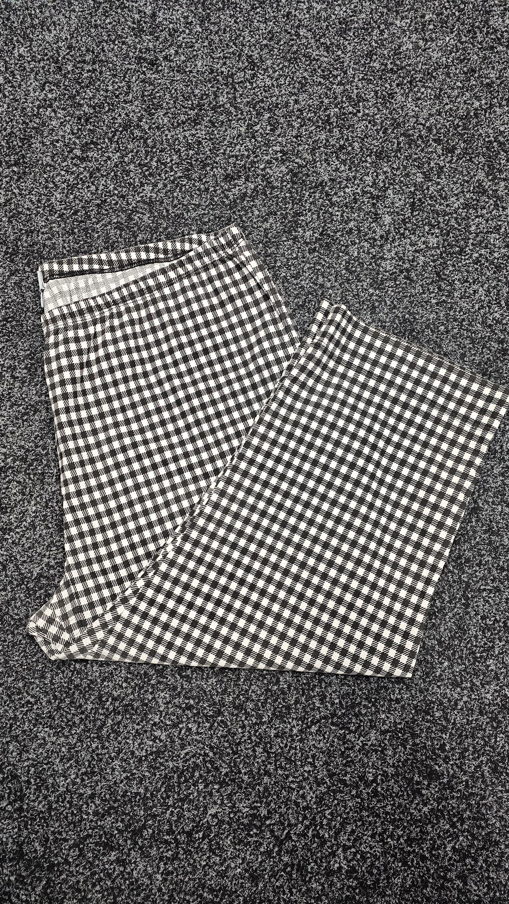 Verge 3/4 Black And White Checkered Pants - 18 image 0
