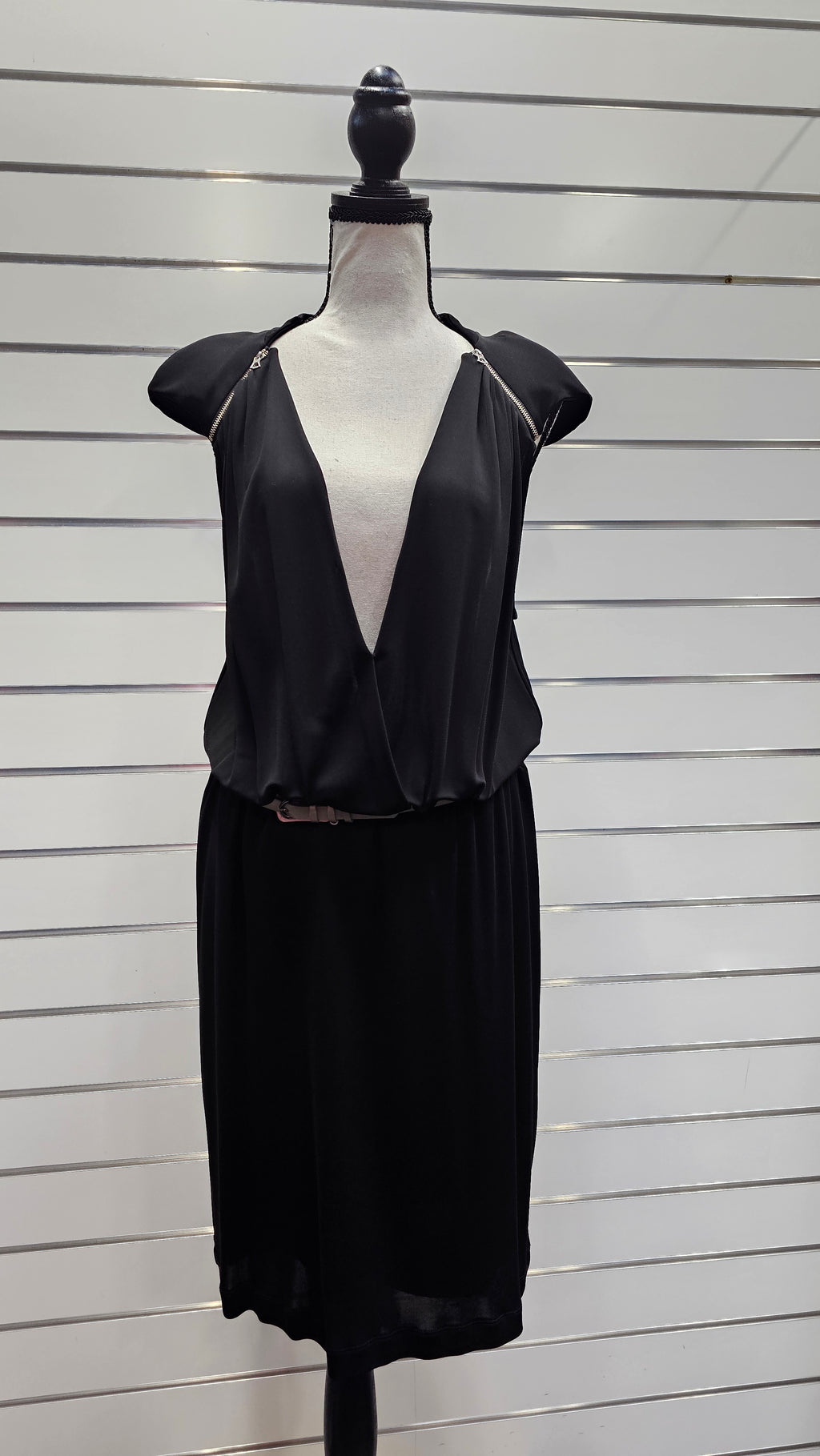 Witchery black dress 100% Viscose - size 14 image 1